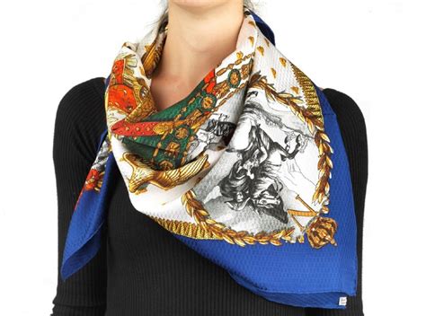 foulard hermes la sfera della musica|Carré Hermès: storia del foulard amato dalle dive.